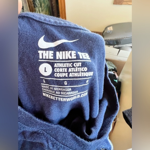 Nike - Athletic Cut - NCAA Short Sleeve Shirt - Picture 2 of 3